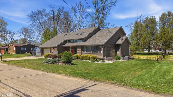 Property Photo:  256 Walnut Grove  WV 26181 