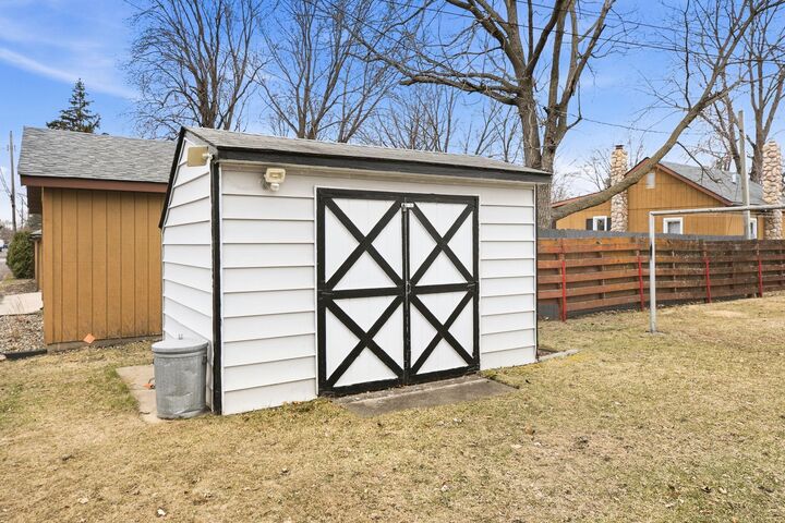 Property Photo:  828 28th Avenue N  MN 56303 