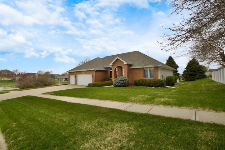 Property Photo: 4701 Bristol Drive IA 51106