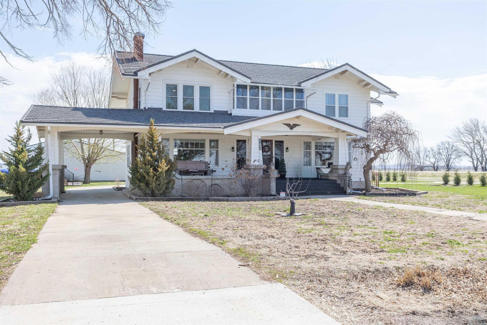 Property Photo:  100 5th Ave  IA 51026 