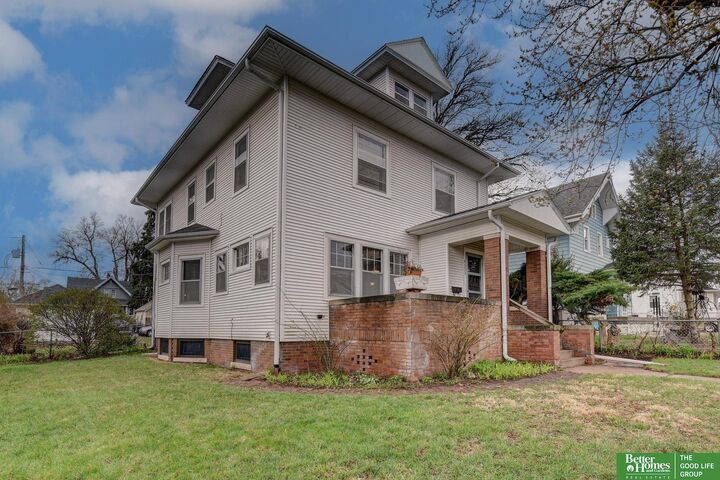 Property Photo: 4323 Parker Street NE 68111