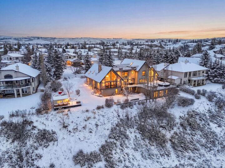 Property Photo:  102 West Terrace Crescent  AB T4C 1R9 