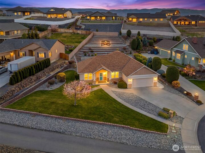 Property Photo:  48  Luther Court  WA 98828 