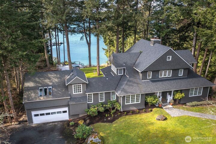 Property Photo:  117  Martha Lane  WA 98243 