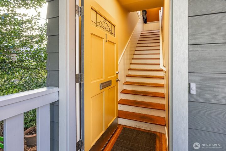 Property Photo: 2315 E Spring Street WA 98122