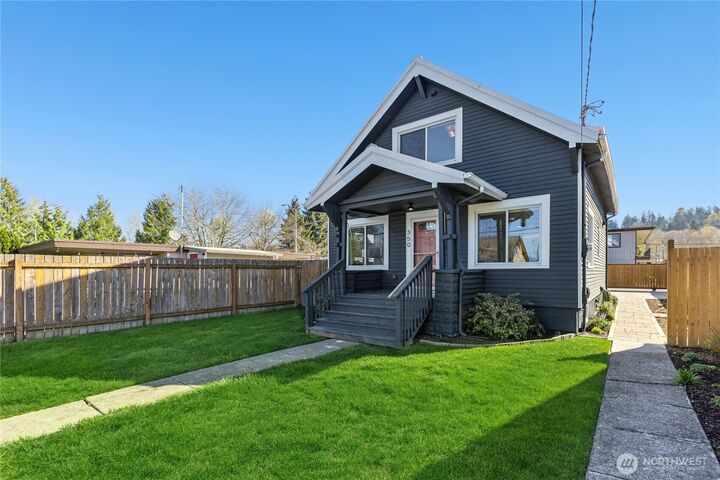 Property Photo:  350  Meadow Avenue N  WA 98057 
