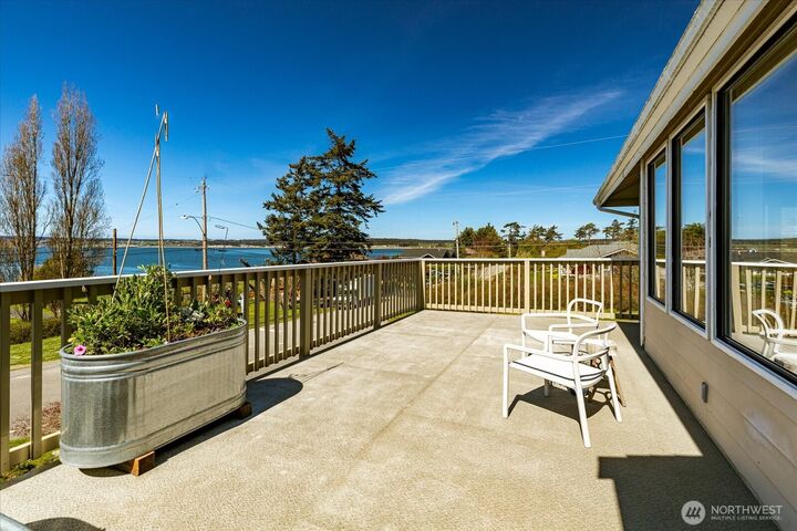 Property Photo:  911 NE Leach Street #911  WA 98239 