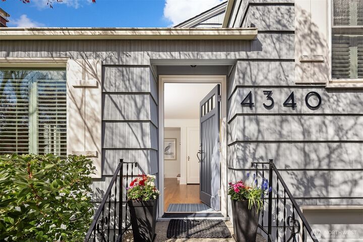 Property Photo:  4340 NE 56th Street  WA 98105 