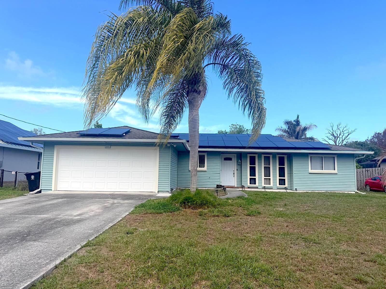 Property Photo:  441 SE Glenwood Drive  FL 34984 