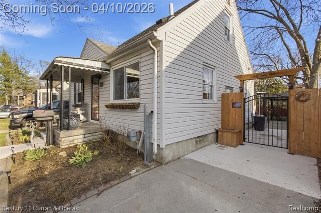 Property Photo:  1510 Jewell Street  MI 48220 