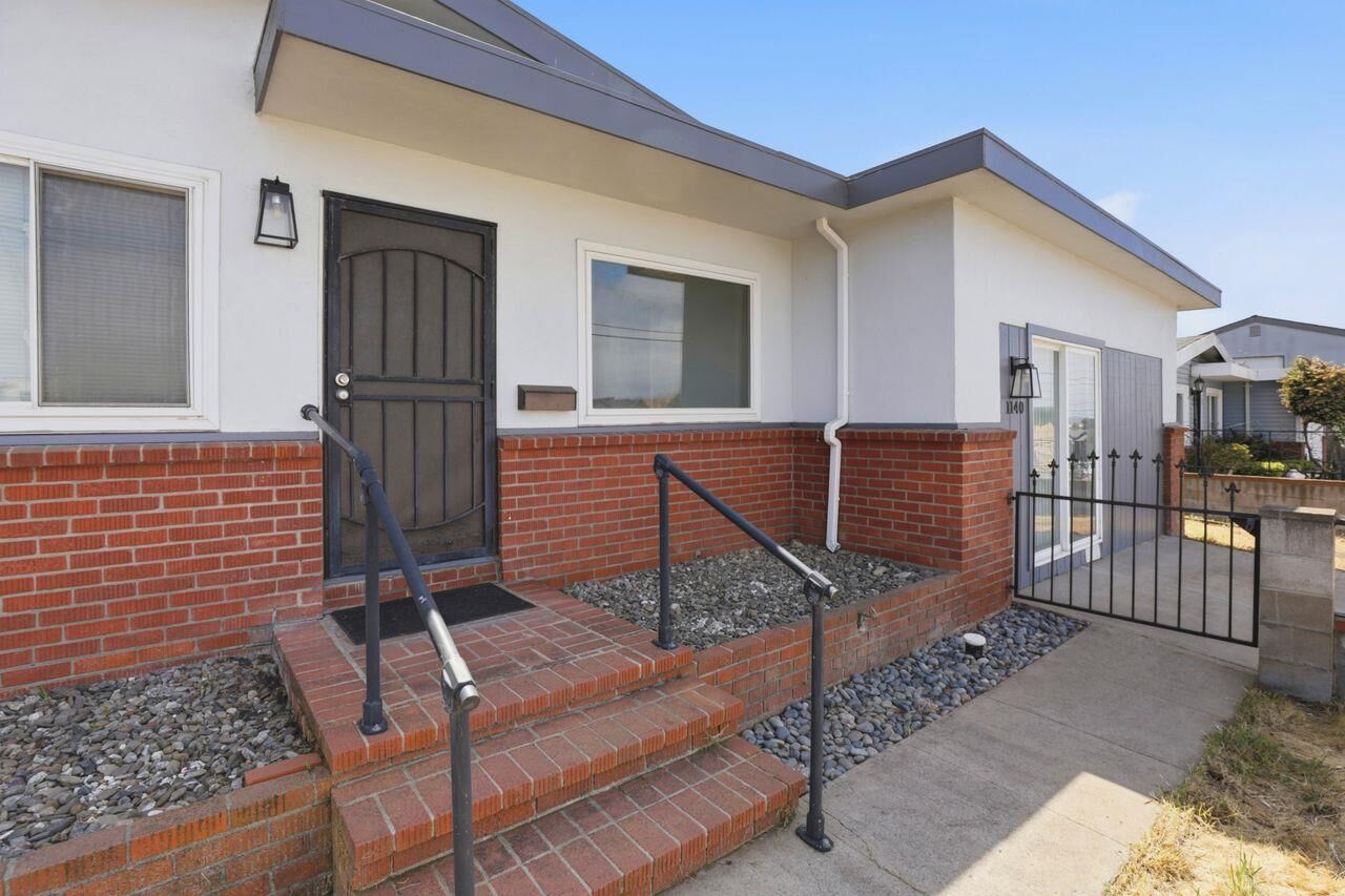 Property Photo:  1140 Palm Avenue  CA 93955 