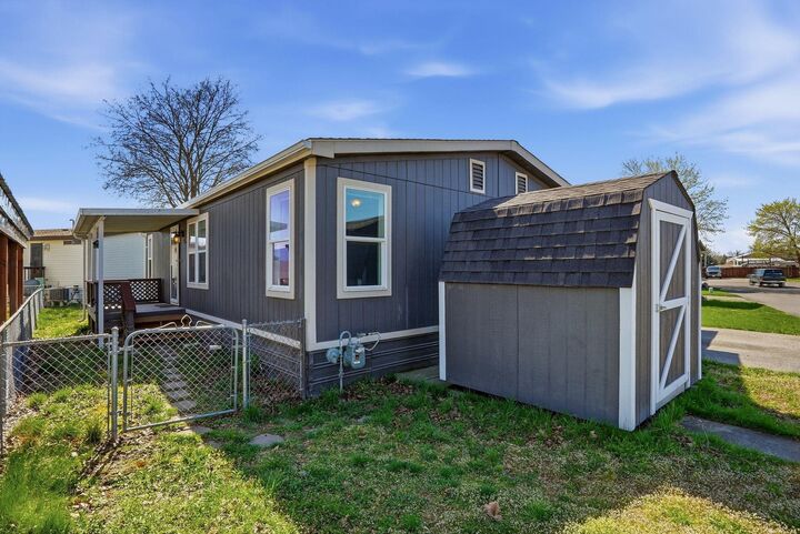 Property Photo: 21725 E Wellesley Ave Space 50 WA 99027