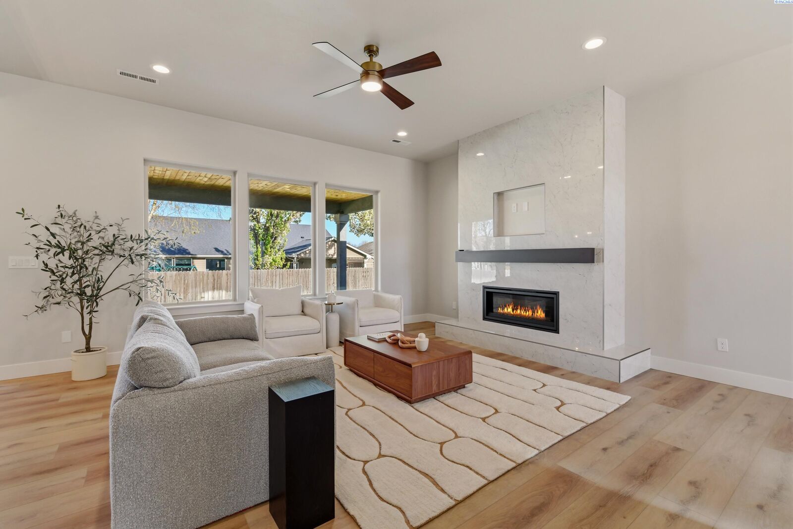 Property Photo:  1640 Palermo Ave  WA 99352 