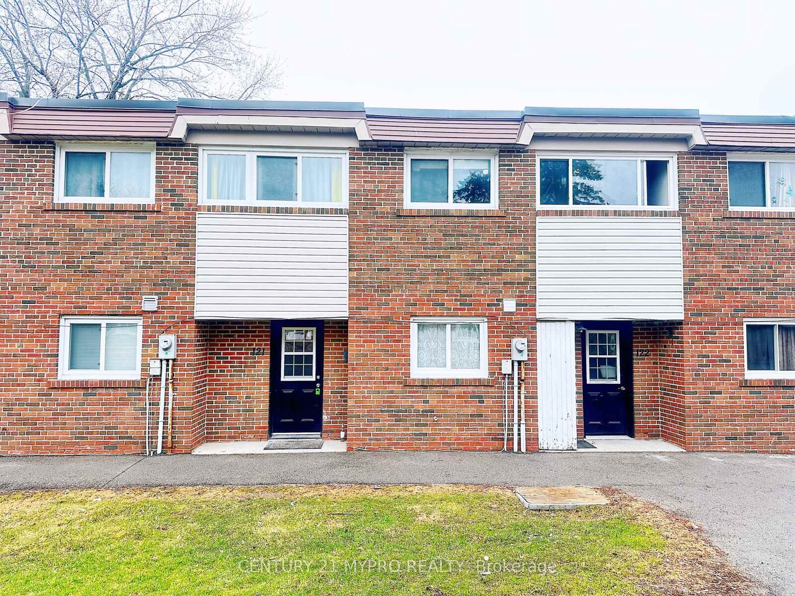 Property Photo: 67 Godstone Road 121 ON M2J 3C8