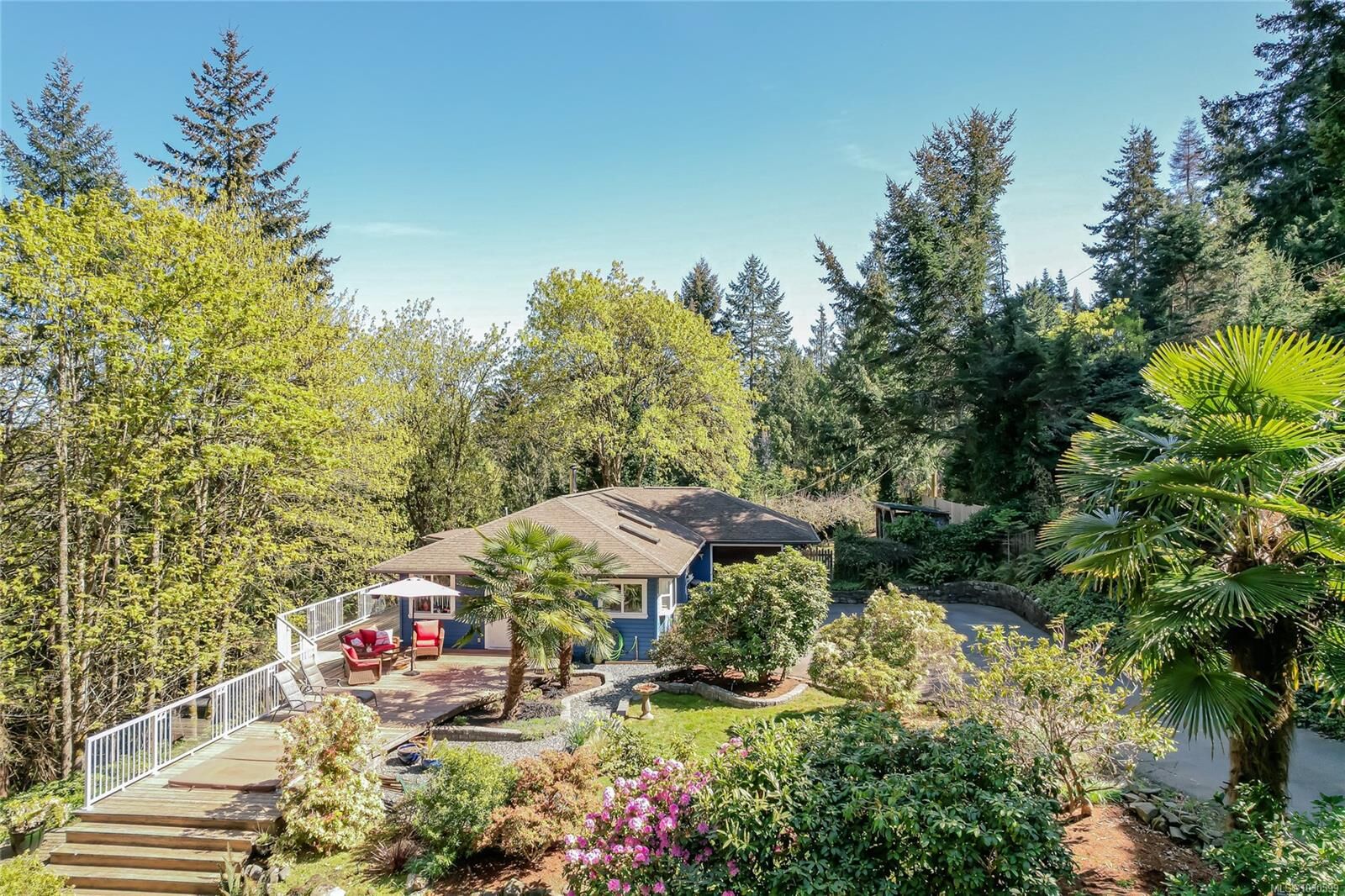 Property Photo: 170 Woodland Dr BC V8K 1K2