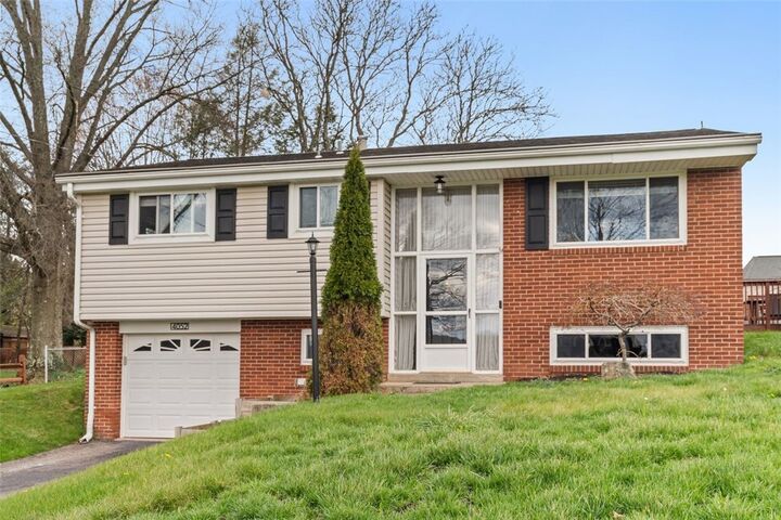 Property Photo: 4052 Crestwood Dr PA 15044