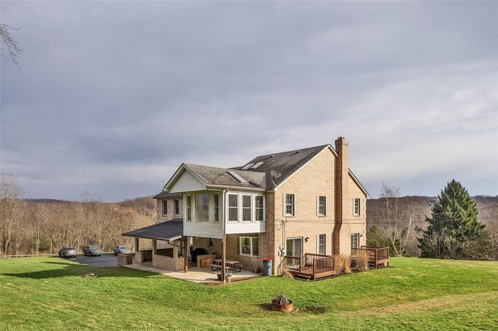 Property Photo:  339 Lindsay Rd  PA 16063 
