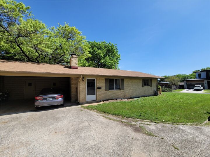 Property Photo:  2114 Ann Arbor Avenue B  TX 78704 