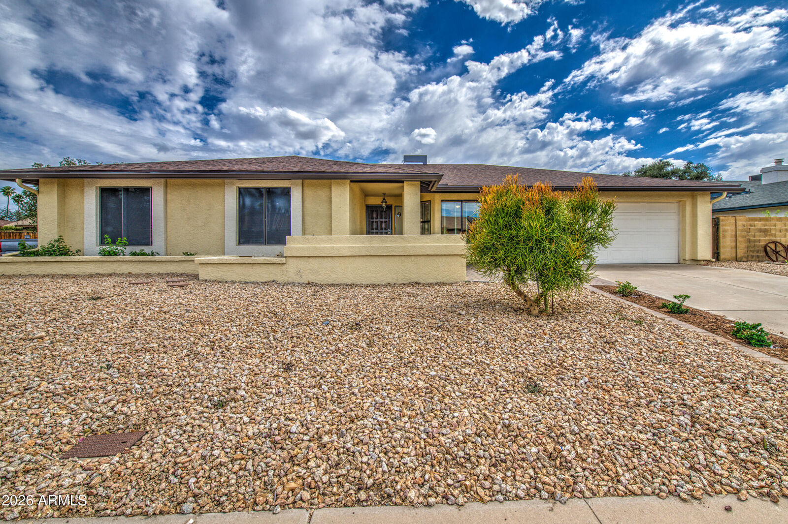 Property Photo:  5115 W Mercer Lane  AZ 85304 