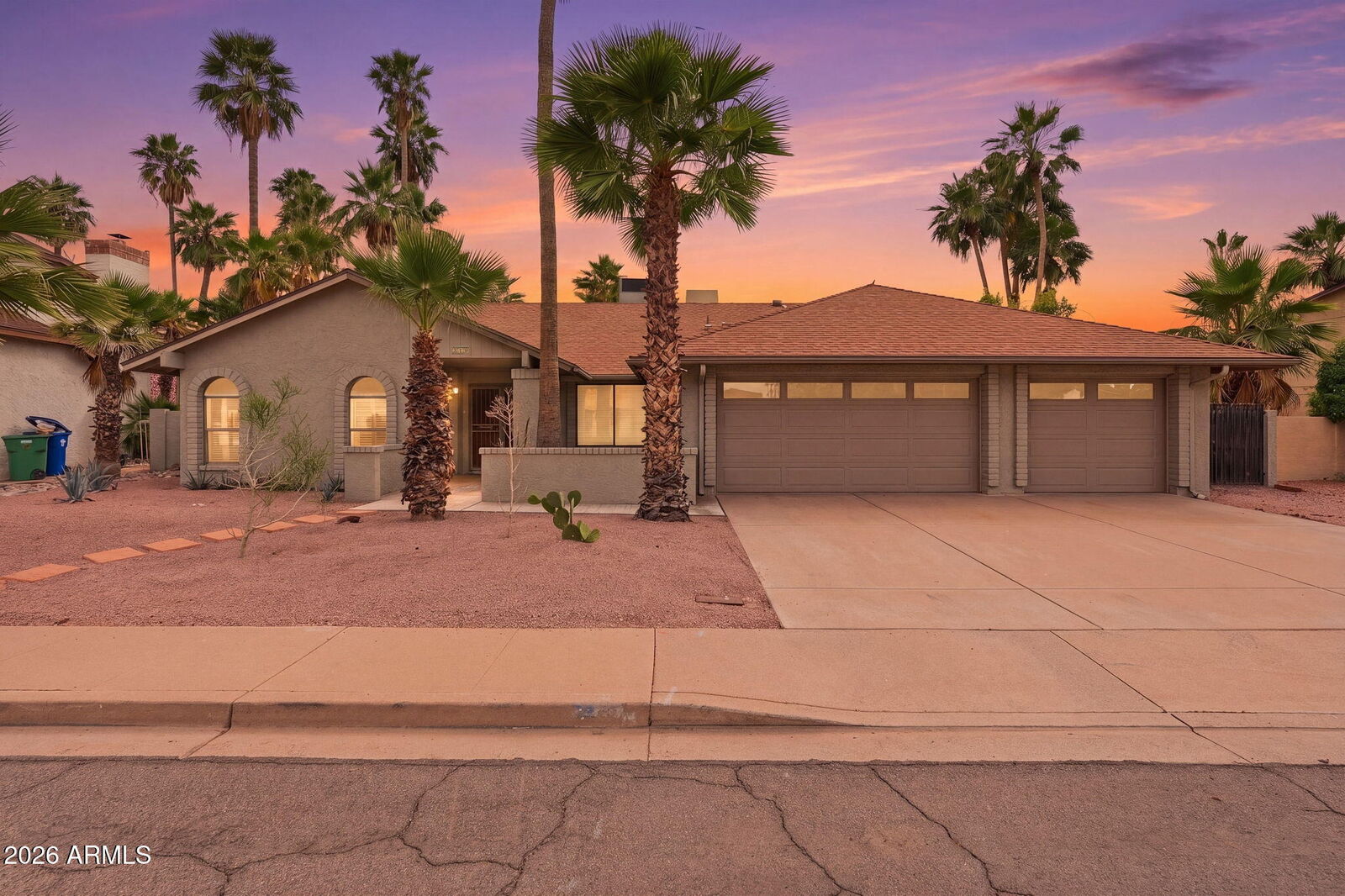 Property Photo: 319 E Hackamore Street AZ 85201