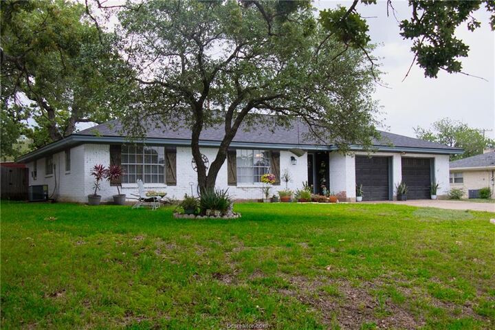 Property Photo:  3613 Oak Ridge  TX 77802 