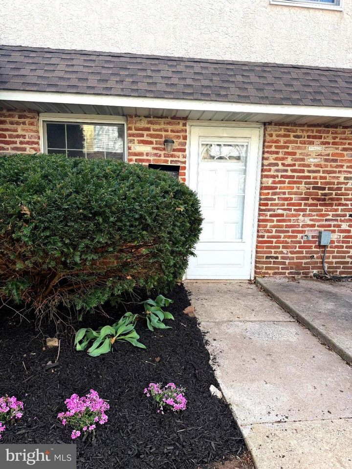 Property Photo:  2404 Whitpain Hls  PA 19422 