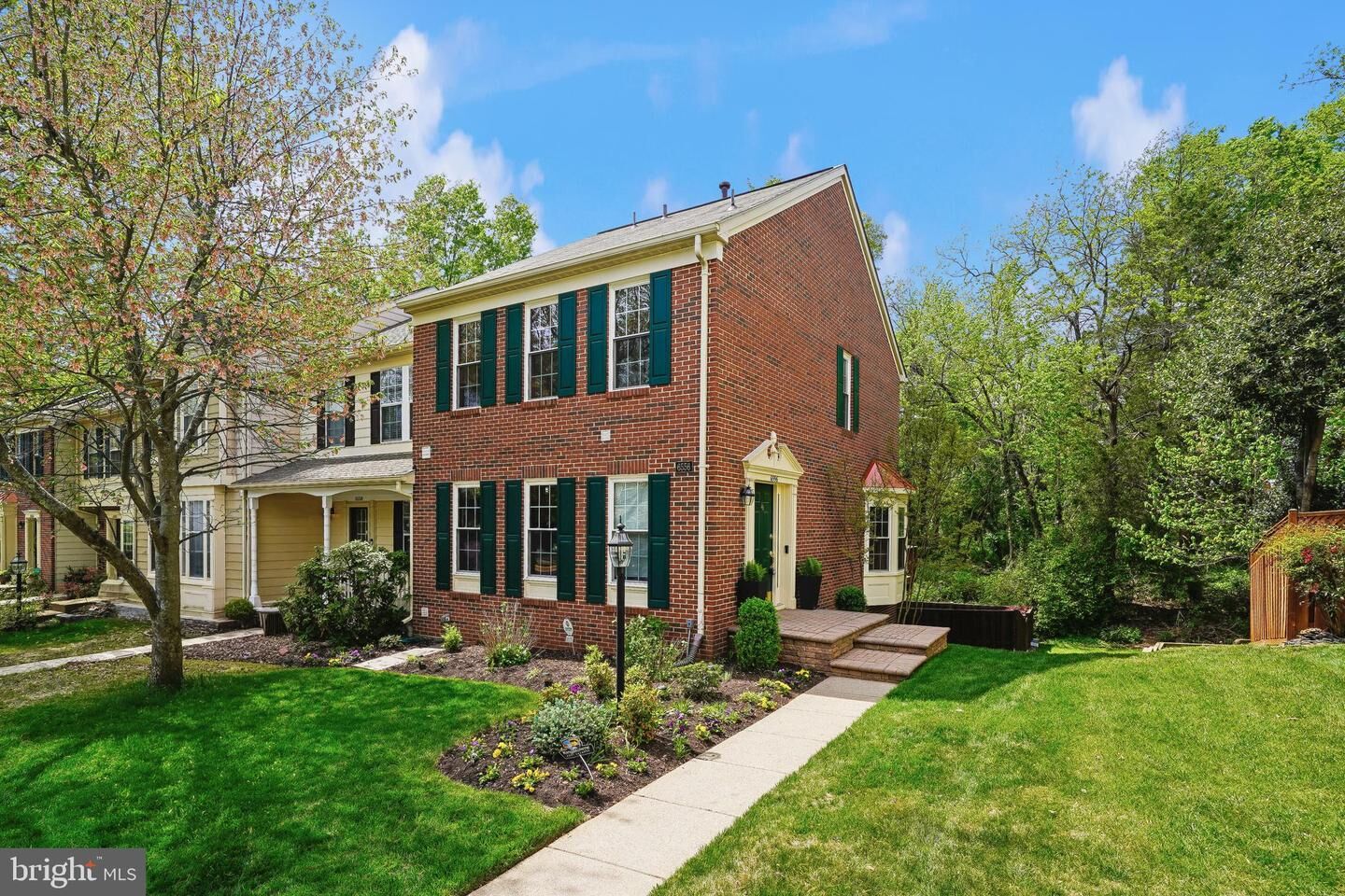 Property Photo:  6556 Kelsey Point Circle  VA 22315 