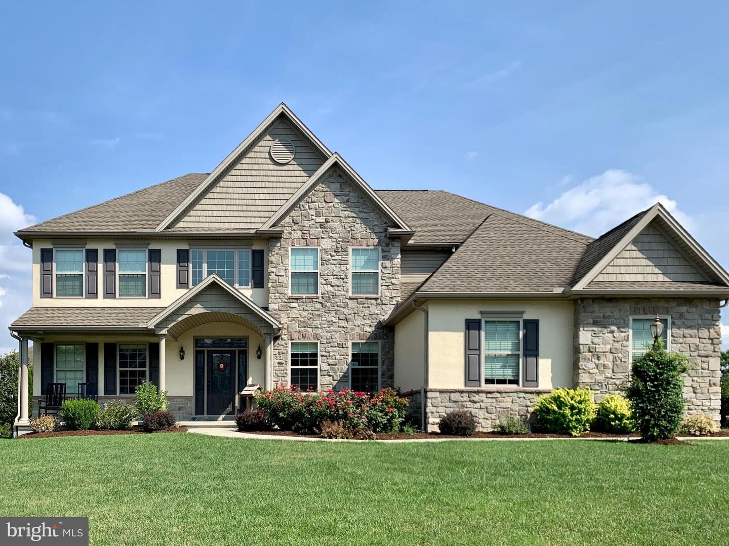 Property Photo:  1405 Summit Way  PA 17050 