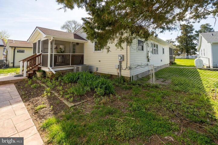 Property Photo:  38338 Point Breeze Road  MD 20626 