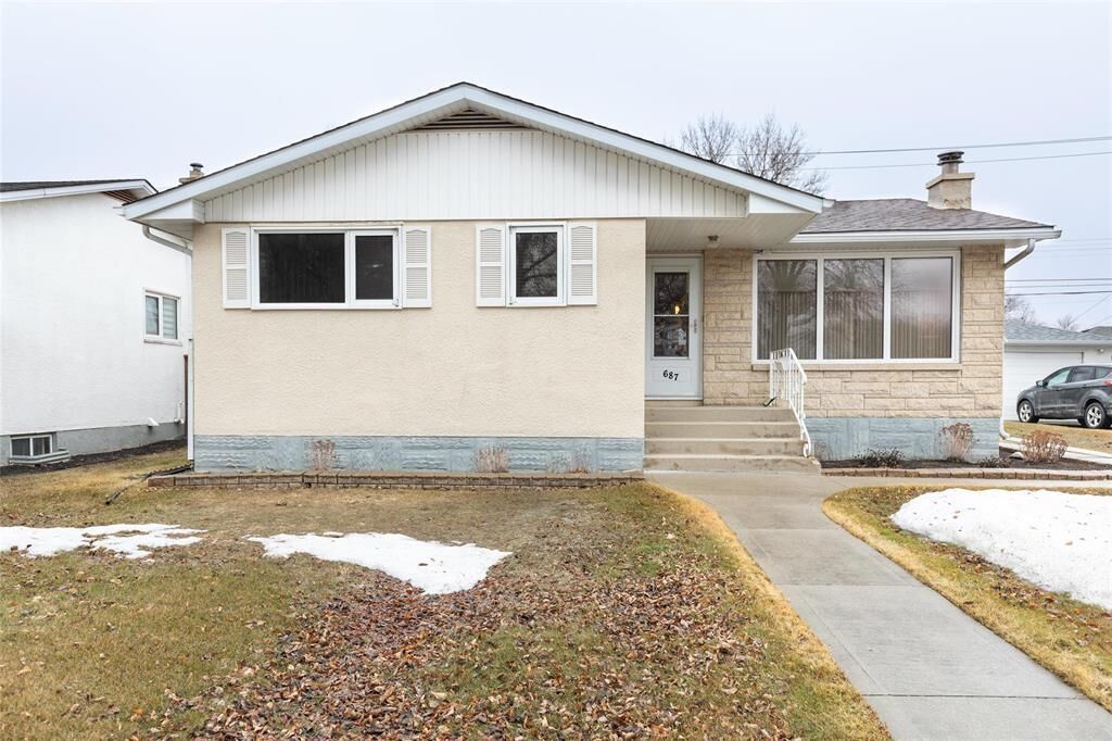 Property Photo: 687 McLeod Avenue MB R2K 0B6