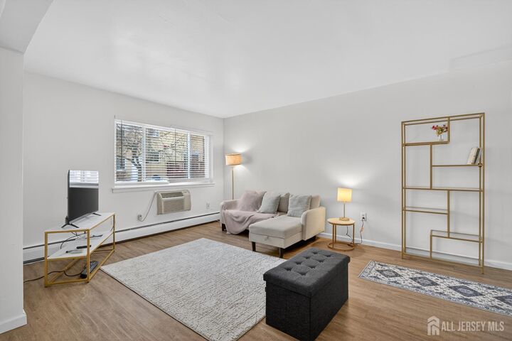 Property Photo:  22 Lake Avenue 5A  NJ 08816 