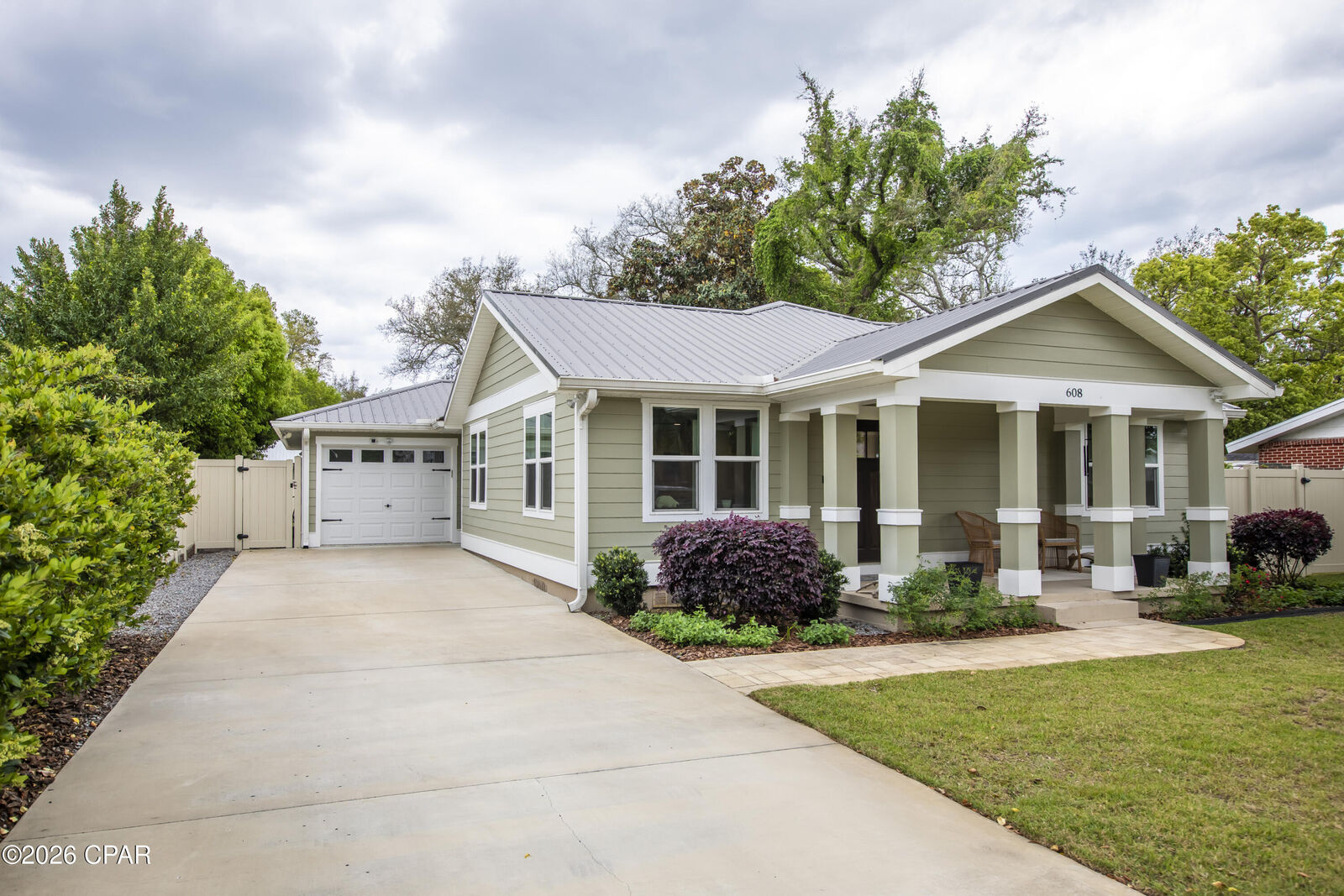 Property Photo: 608 E 2nd Place FL 32401