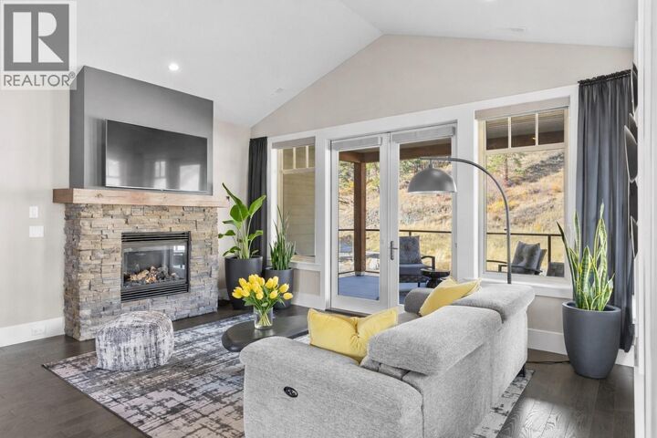 Photo de la propriété:  4000 Redstone Crescent 221  BC V0H 1X5 