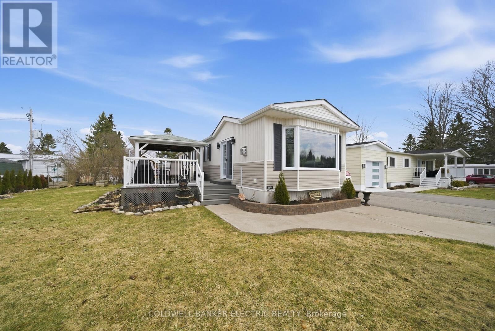 Property Photo:  7 Homewood Avenue  ON K9V 0H5 