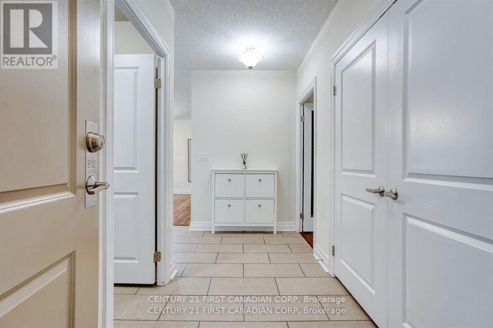 Property Photo:  240 Villagewalk Boulevard 812  ON N6G 0P6 