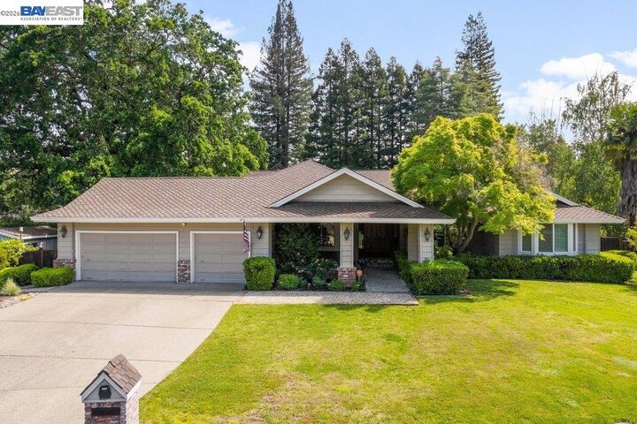 Property Photo:  37 Bushmint Pl  CA 94507 