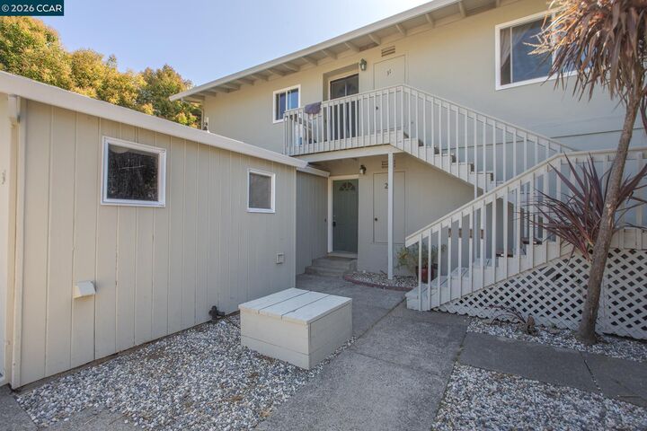 Property Photo:  29 Leafwood Circle  CA 94901 