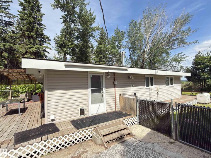 Property Photo: 45432C Twp Rd 593A AB T9N 2J6