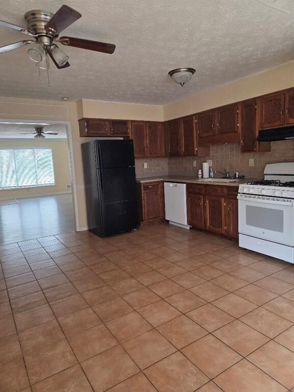 Property Photo:  2120 Fieldstone View SE  GA 30013 