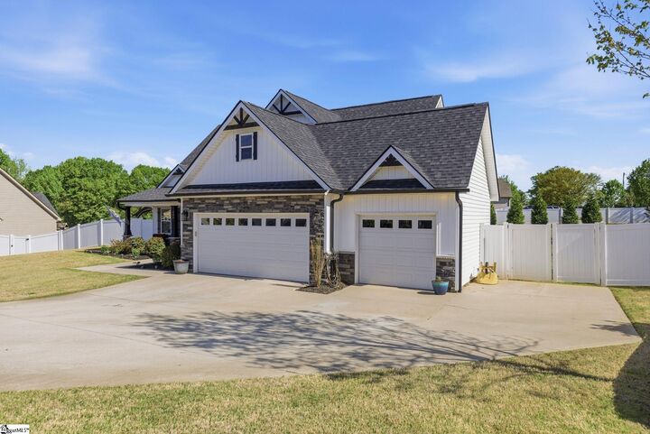 Property Photo:  404 Josie Way  SC 29316 