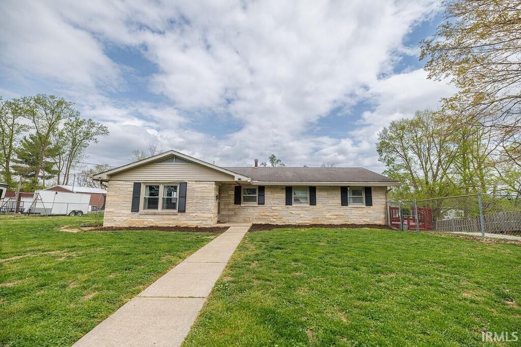 Property Photo:  804 W Oak Street  IN 47429 