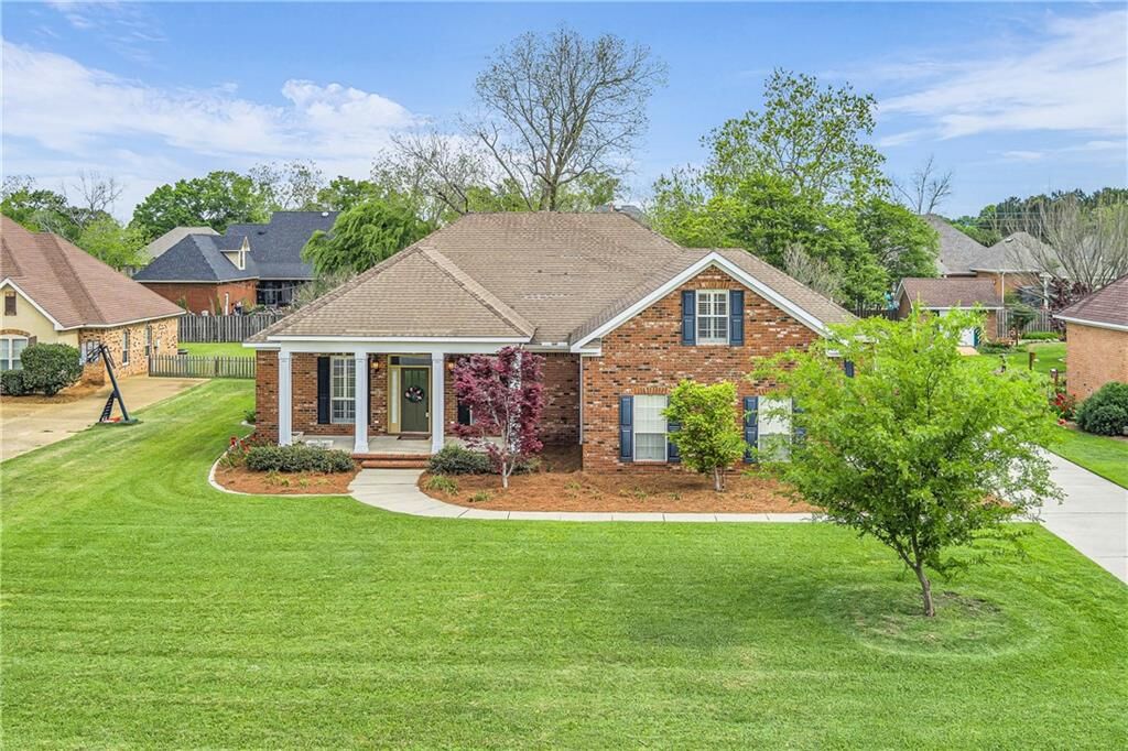 Property Photo: 10677 Harwell Court AL 36526