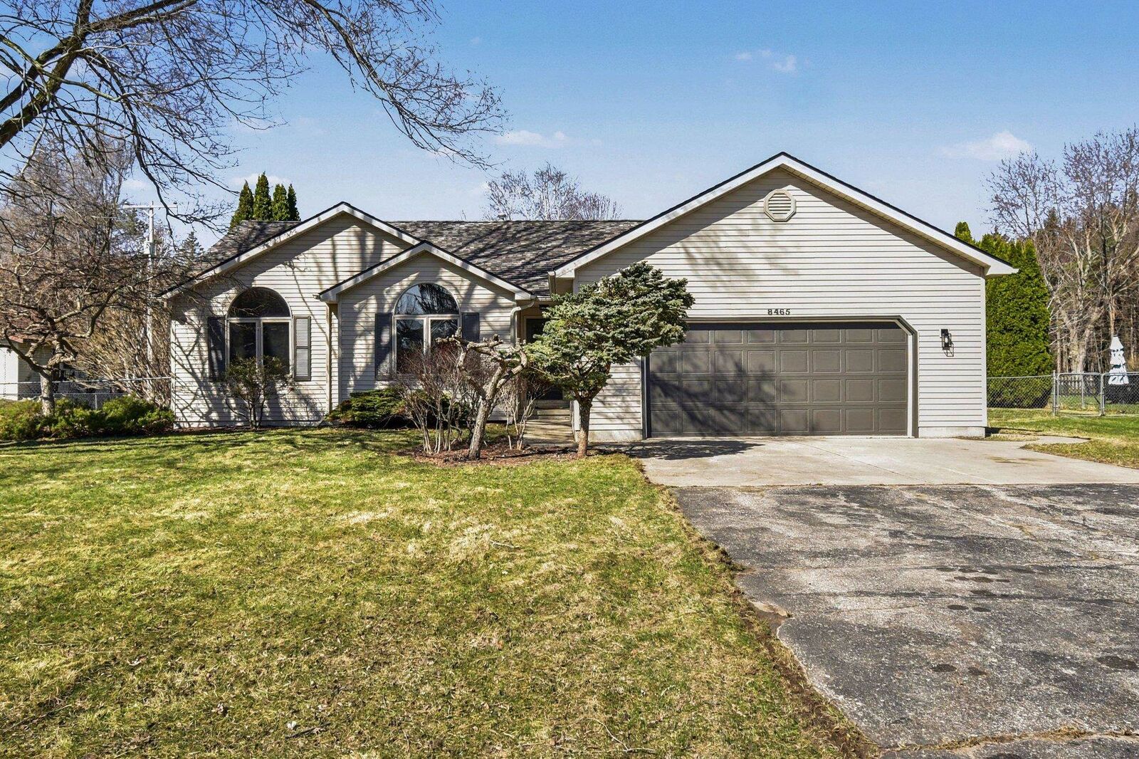 Property Photo: 8465 N Gleaner MI 48623