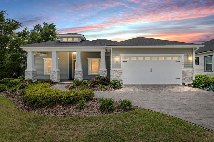 Property Photo: 3740 SW 109th Way FL 32608