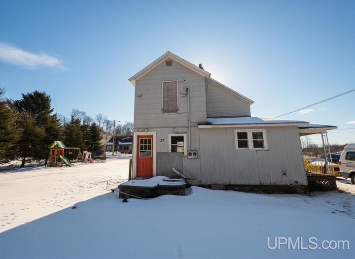 Property Photo:  37 Allen Street  MI 49935 