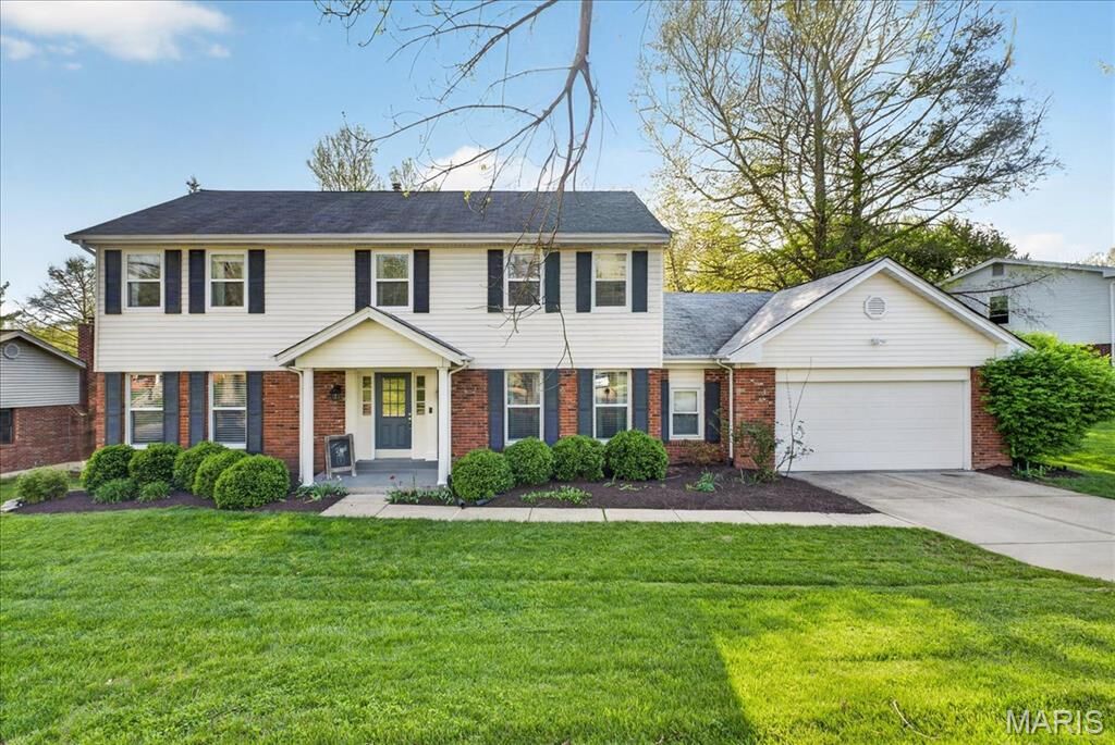 Property Photo:  927 Baintree Lane  MO 63011 