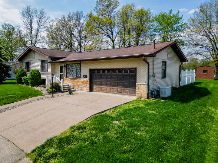 Property Photo:  603 Willow Street  IL 62918 