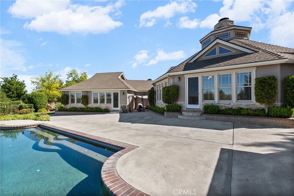 Property Photo:  1006 Herdsman Way  CA 93465 