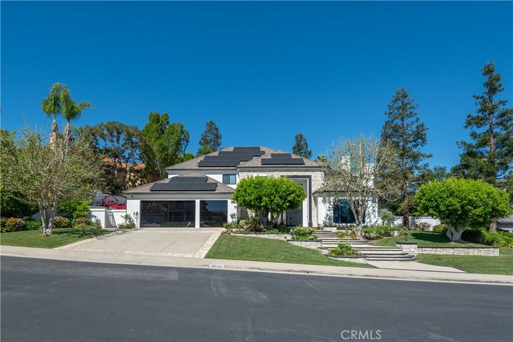 Property Photo: 5428 Villawood Cir CA 91302