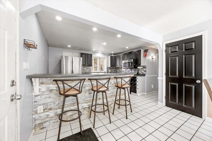 Property Photo:  657 New Dam Road  ME 04061 